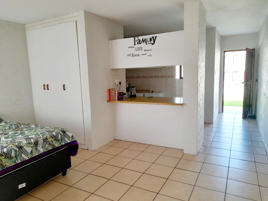 1 Bedroom Property for Sale in Heiderand Western Cape
